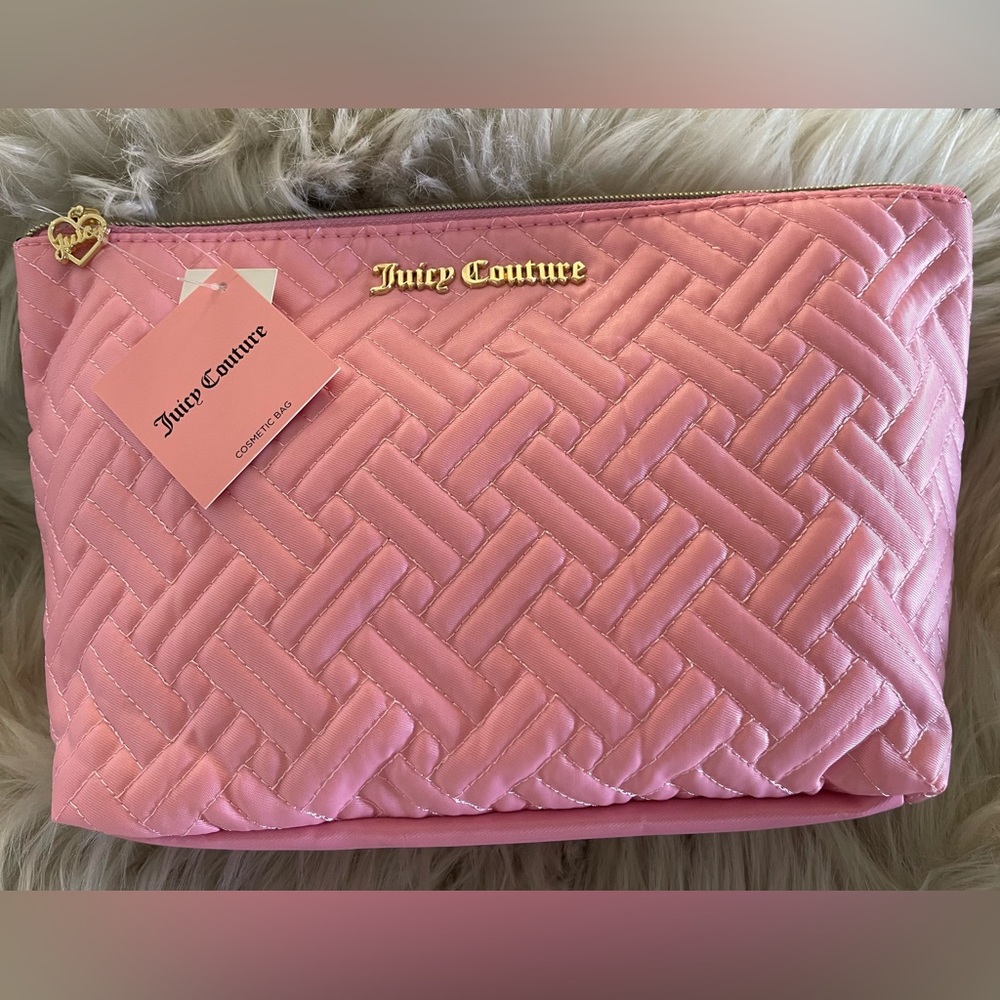 Brand new Juicy Couture pink cosmetics bag includes 1 travel toiletry bottle - Picture 1 of 2